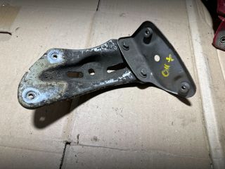 bontott SKODA OCTAVIA II Jobb Sárvédő Oldaltartó