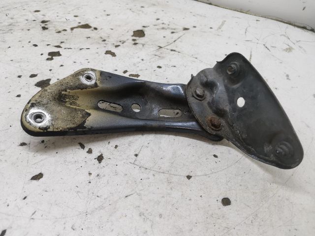 bontott SKODA OCTAVIA II Jobb Sárvédő Oldaltartó