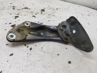 bontott SKODA OCTAVIA II Jobb Sárvédő Oldaltartó