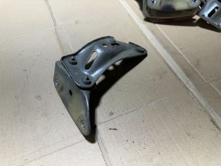 bontott SKODA OCTAVIA II Jobb Sárvédő Oldaltartó