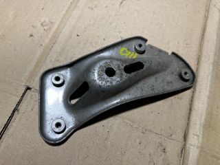 bontott SKODA OCTAVIA II Jobb Sárvédő Oldaltartó