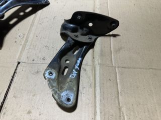 bontott SKODA OCTAVIA II Jobb Sárvédő Oldaltartó