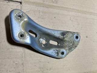 bontott SKODA OCTAVIA II Jobb Sárvédő Oldaltartó