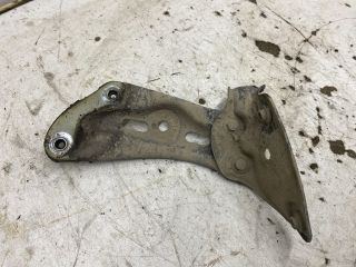 bontott SKODA OCTAVIA II Jobb Sárvédő Oldaltartó