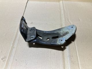 bontott SKODA OCTAVIA II Jobb Sárvédő Oldaltartó