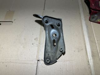 bontott SKODA OCTAVIA II Jobb Sárvédő Oldaltartó