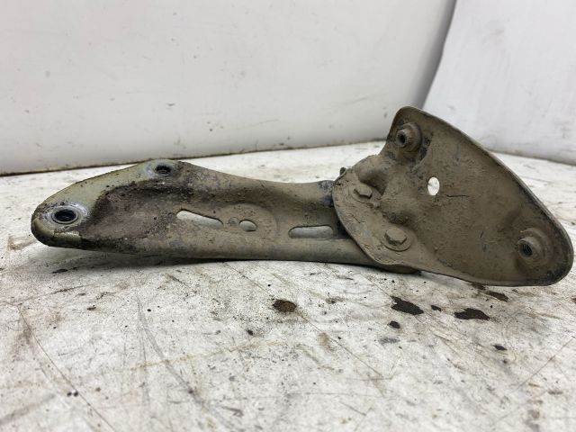 bontott SKODA OCTAVIA II Jobb Sárvédő Oldaltartó