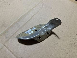 bontott SKODA OCTAVIA II Jobb Sárvédő Oldaltartó