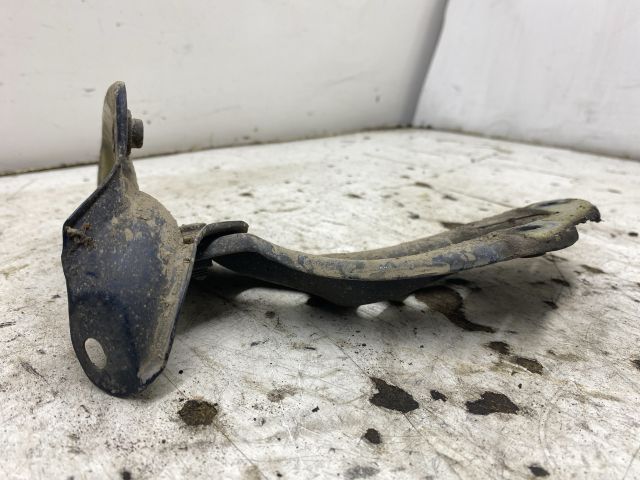 bontott SKODA OCTAVIA II Jobb Sárvédő Oldaltartó