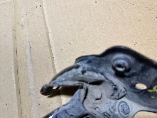 bontott SKODA OCTAVIA II Jobb Sárvédő Oldaltartó