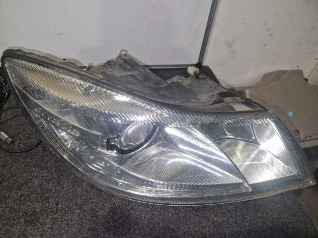bontott SKODA OCTAVIA II Jobb Xenon Fényszóró
