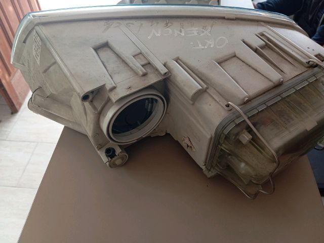 bontott SKODA OCTAVIA II Jobb Xenon Fényszóró