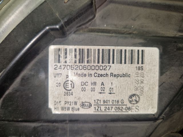 bontott SKODA OCTAVIA II Jobb Xenon Fényszóró