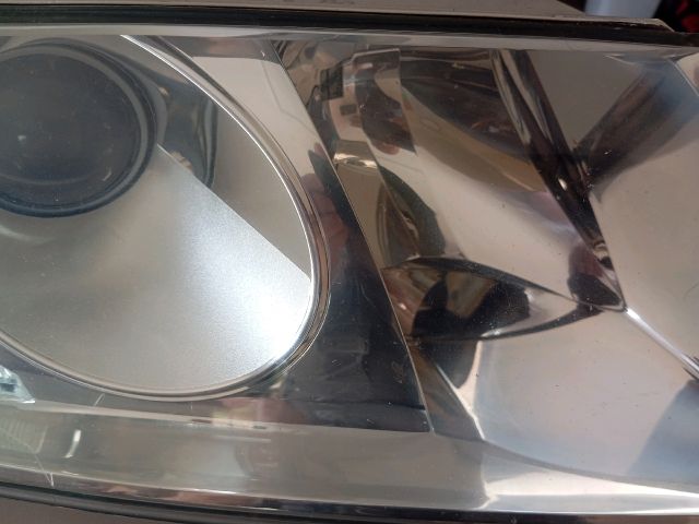 bontott SKODA OCTAVIA II Jobb Xenon Fényszóró