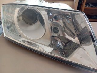 bontott SKODA OCTAVIA II Jobb Xenon Fényszóró