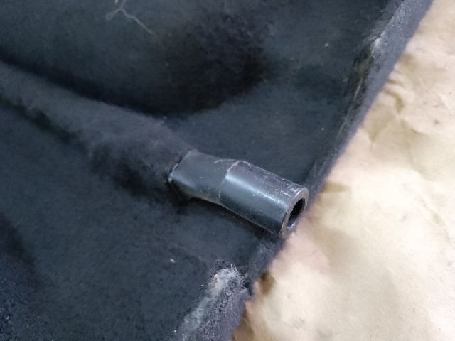 bontott SKODA OCTAVIA II Kalaptartó