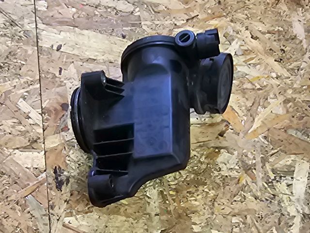 bontott SKODA OCTAVIA II Kartergáz Visszavezető Ház