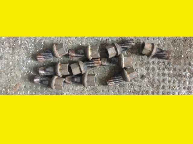 bontott SKODA OCTAVIA II Kerék Csavar Szett