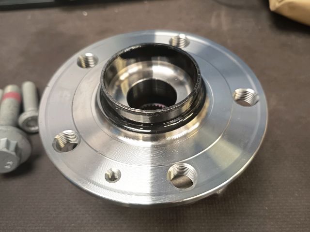 bontott SKODA OCTAVIA II Kerékcsapágy