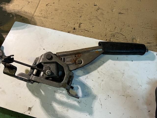 bontott SKODA OCTAVIA II Kézifék Kar