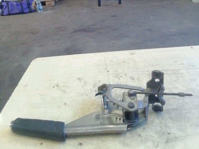 bontott SKODA OCTAVIA II Kézifék Kar