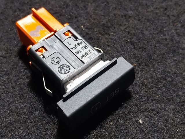 bontott SKODA OCTAVIA II Kipörgésgátló Kapcsoló