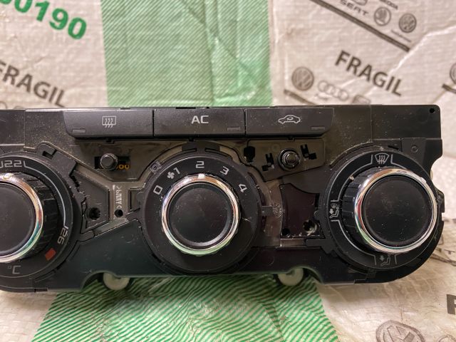 bontott SKODA OCTAVIA II Klíma Kapcsoló