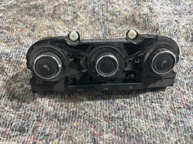 bontott SKODA OCTAVIA II Klíma Kapcsoló