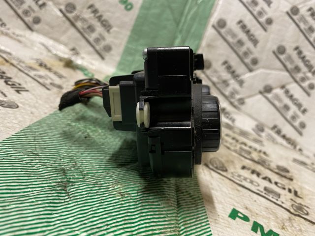 bontott SKODA OCTAVIA II Klíma Kapcsoló