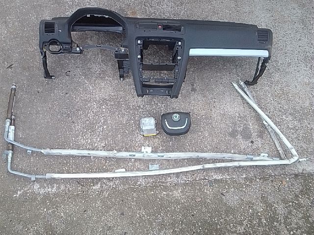 bontott SKODA OCTAVIA II Komplett Légzsák Szett