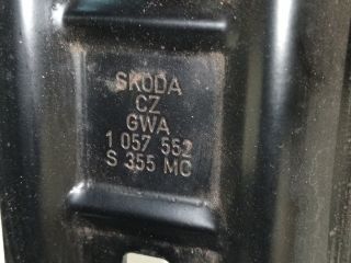 bontott SKODA OCTAVIA II Könyöklő