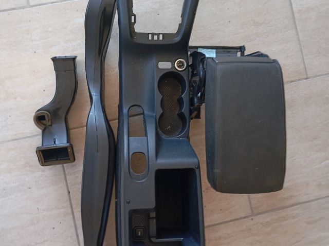 bontott SKODA OCTAVIA II Könyöklő