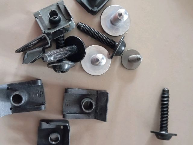 bontott SKODA OCTAVIA II Könyöklő