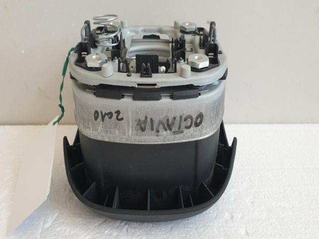 bontott SKODA OCTAVIA II Kormánylégzsák