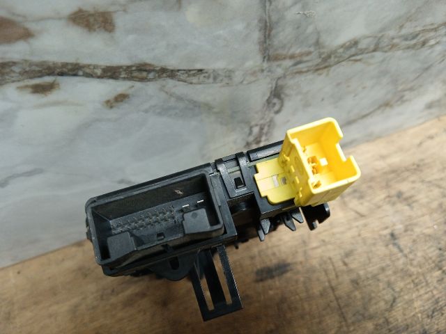 bontott SKODA OCTAVIA II Kormányoszlop Vezérlő