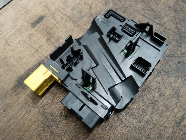 bontott SKODA OCTAVIA II Kormányoszlop Vezérlő