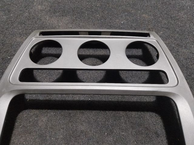 bontott SKODA OCTAVIA II Középkonzol Keret