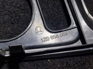 bontott SKODA OCTAVIA II Középkonzol Keret