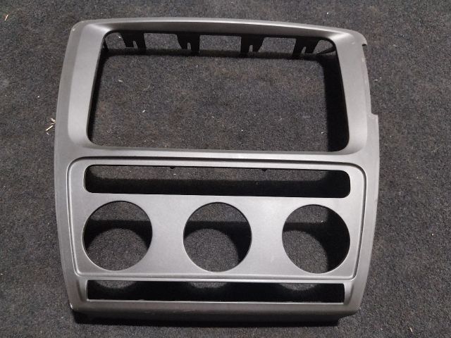 bontott SKODA OCTAVIA II Középkonzol Keret