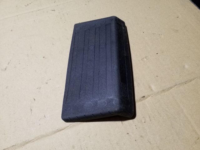 bontott SKODA OCTAVIA II Középkonzol Keret