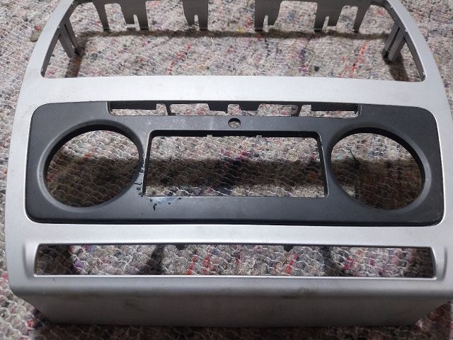 bontott SKODA OCTAVIA II Középkonzol Keret