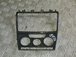 bontott SKODA OCTAVIA II Középkonzol Keret