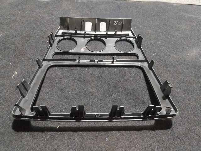 bontott SKODA OCTAVIA II Középkonzol Keret