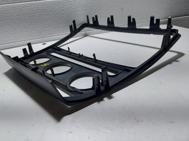 bontott SKODA OCTAVIA II Középkonzol Keret