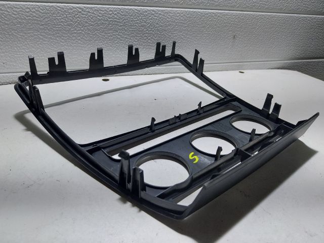 bontott SKODA OCTAVIA II Középkonzol Keret