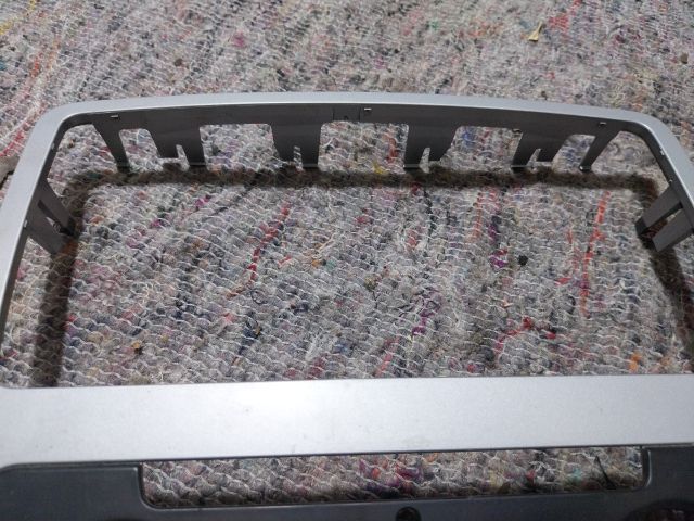 bontott SKODA OCTAVIA II Középkonzol Keret