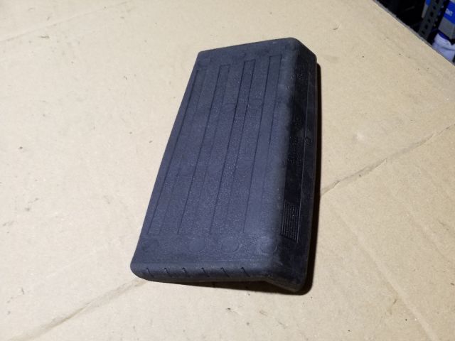 bontott SKODA OCTAVIA II Középkonzol Keret