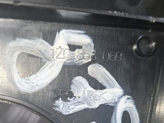 bontott SKODA OCTAVIA II Középkonzol Keret