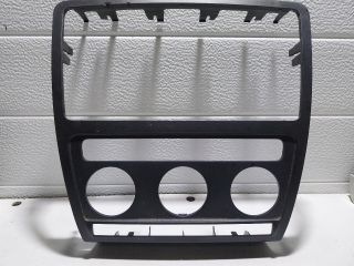 bontott SKODA OCTAVIA II Középkonzol Keret