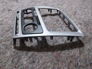 bontott SKODA OCTAVIA II Középkonzol Keret